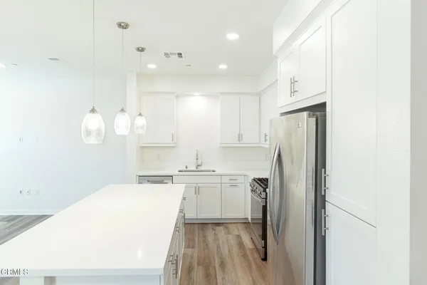 $3,975 | 611 Winchester Drive, Oxnard, CA 93036