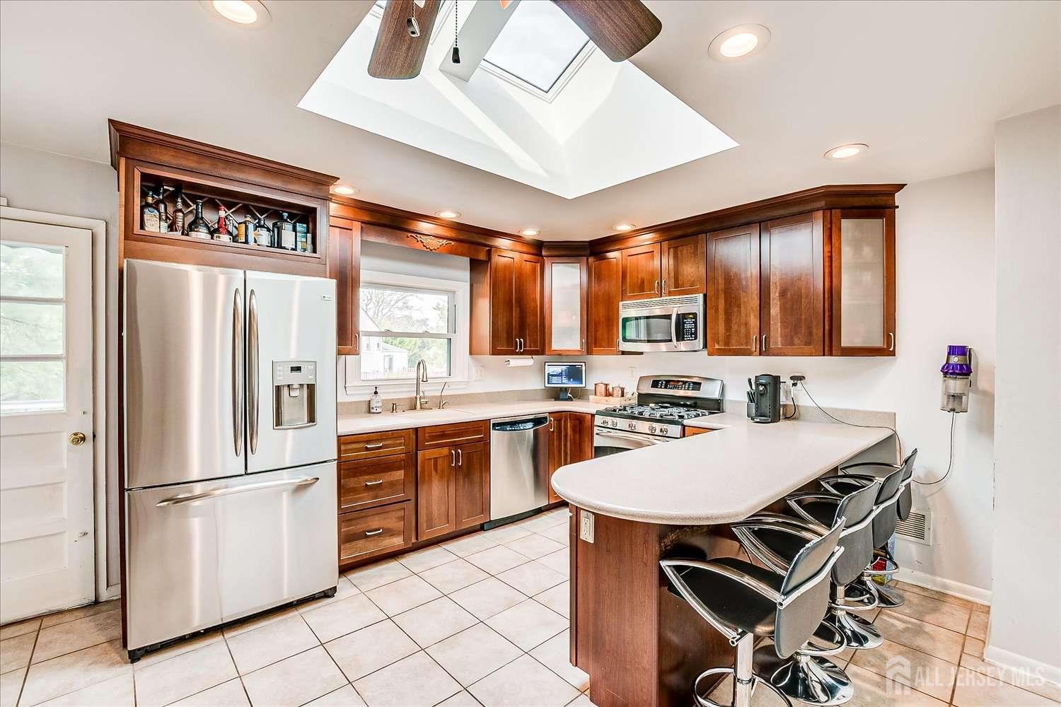 7 Gentore Court Edison, NJ 08820 - Photo 11 of 31