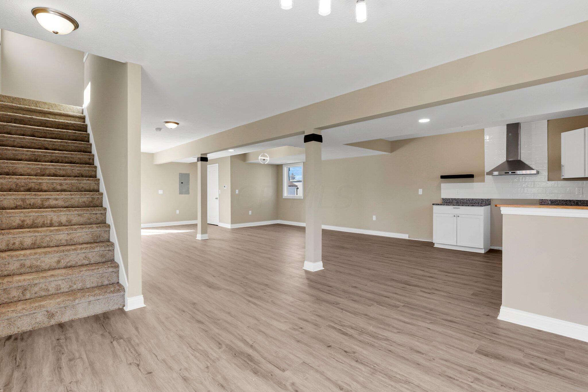 2797 McGuffey Road Columbus, OH 43211 - Photo 6 of 28 11-web-or-mls-0N4A1494