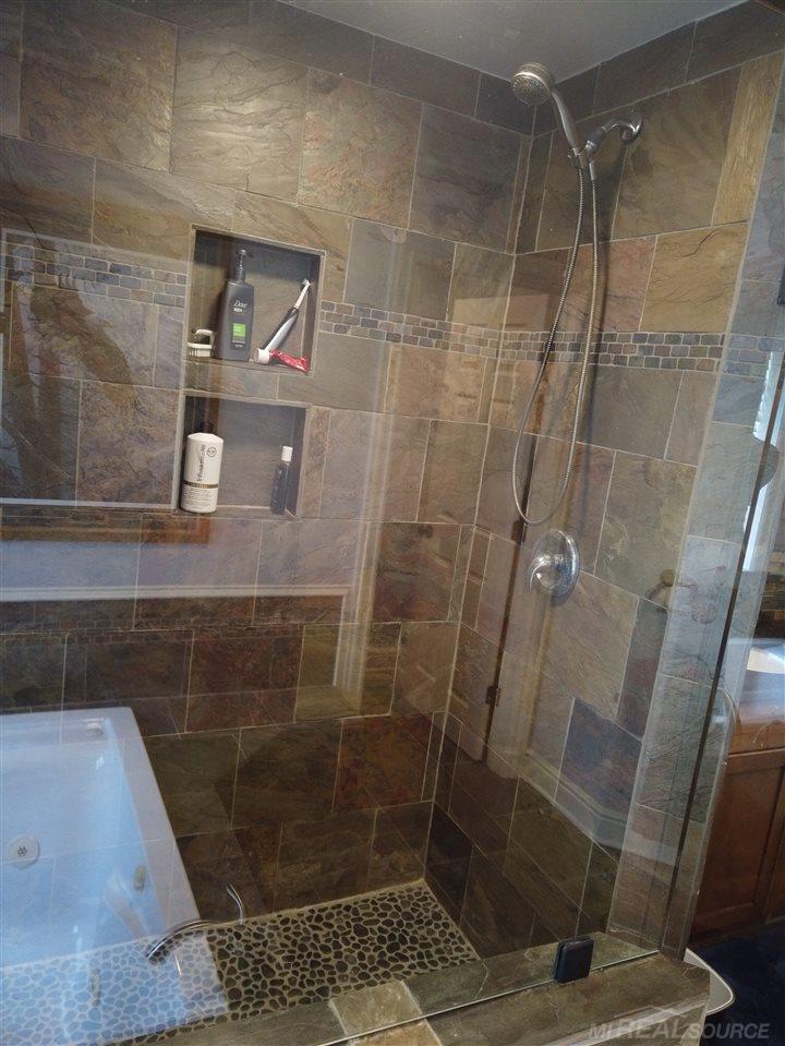 508 West Sutton Road Lapeer, MI 48446 - Photo 32 of 71 50007172-31.JPG