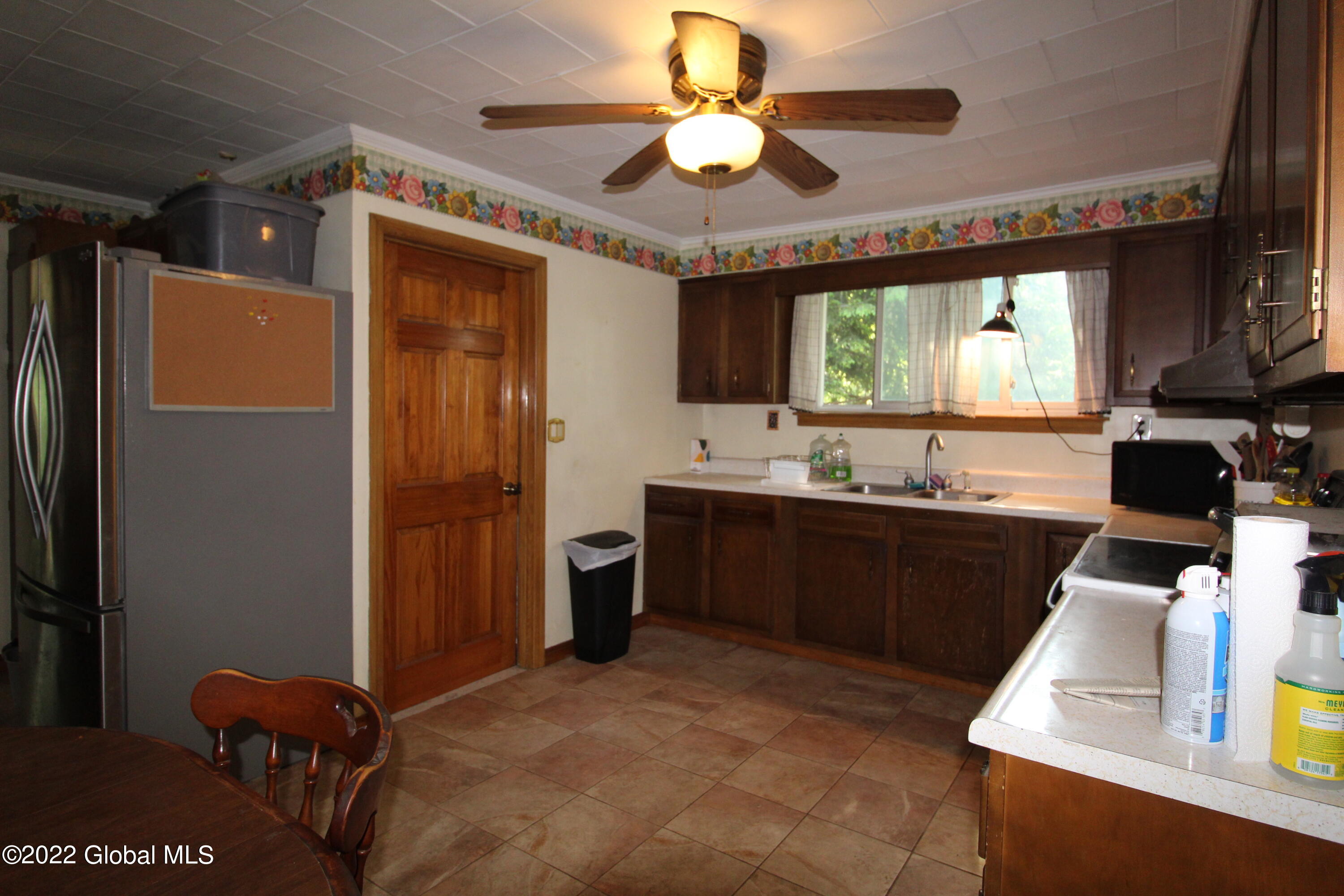 127 Guideboard Road Halfmoon, NY 12188 - Photo 29 of 45 Kitchen