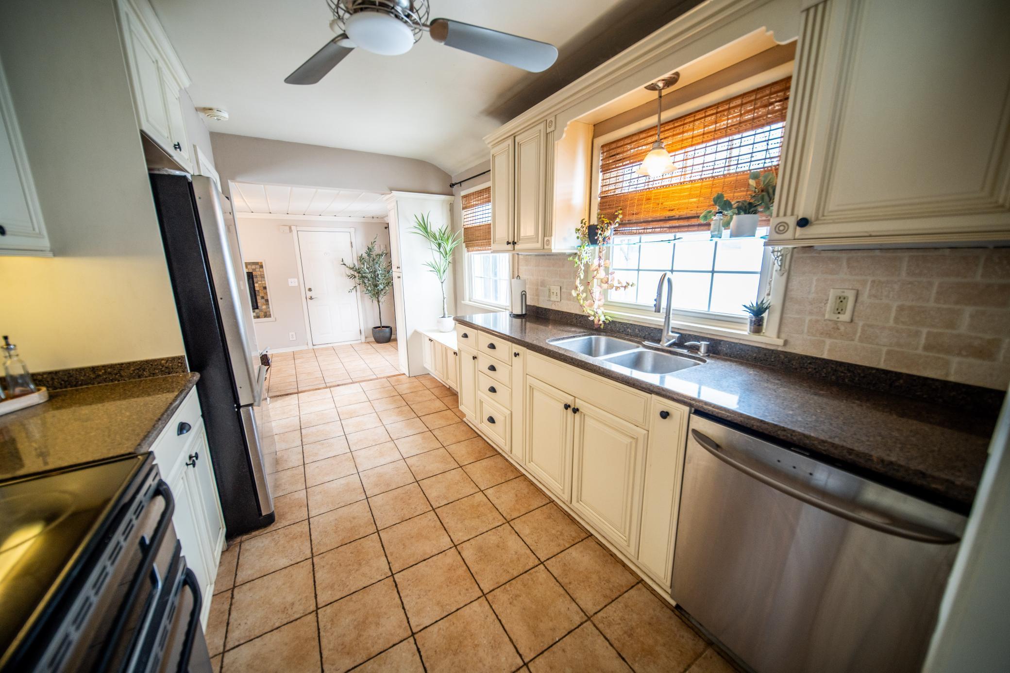 1003 10th Street Northeast Rochester, MN 55906 - Photo 10 of 46