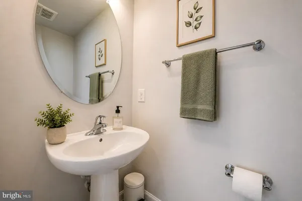 $4,600 | 12544 Ovation Drive, Fairfax, VA 22033