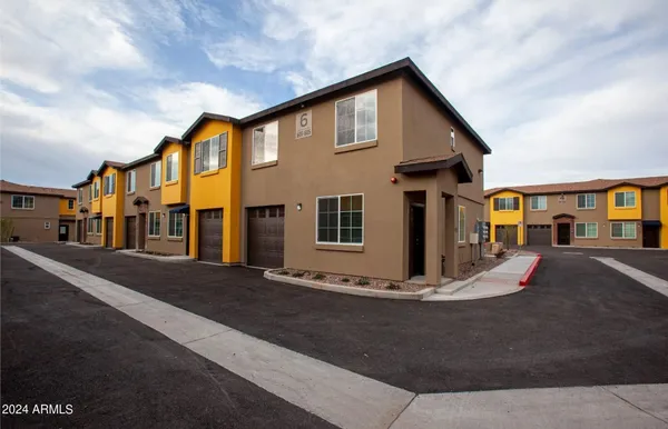 $1,930 | 1950 West Tierra Buena Lane, Unit 3, Phoenix, AZ 85023