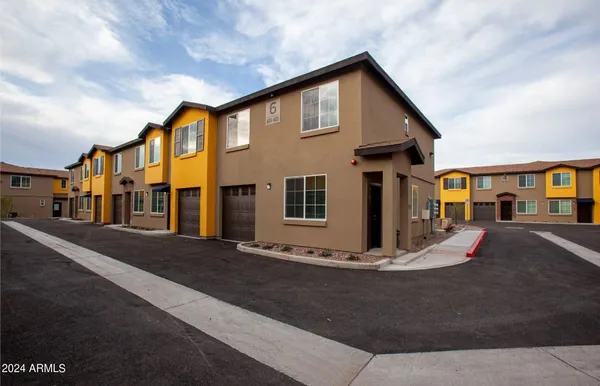 $2,090 | 1950 West Tierra Buena Lane, Unit 3, Phoenix, AZ 85023