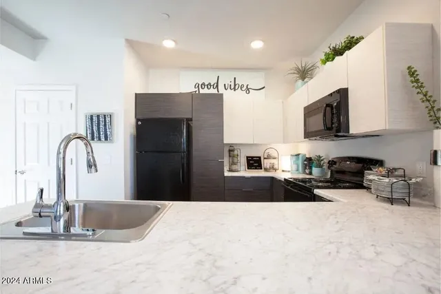 $1,880 | 1950 West Tierra Buena Lane, Unit 3, Phoenix, AZ 85023