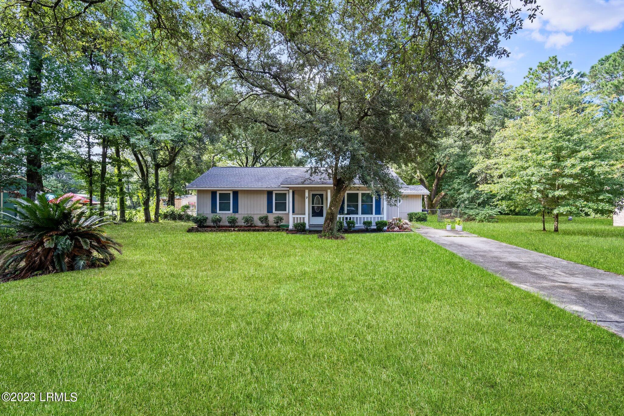 7 Buck Road Beaufort, SC 29907 - Photo 1 of 31 22-web-or-mls-DSC07216a