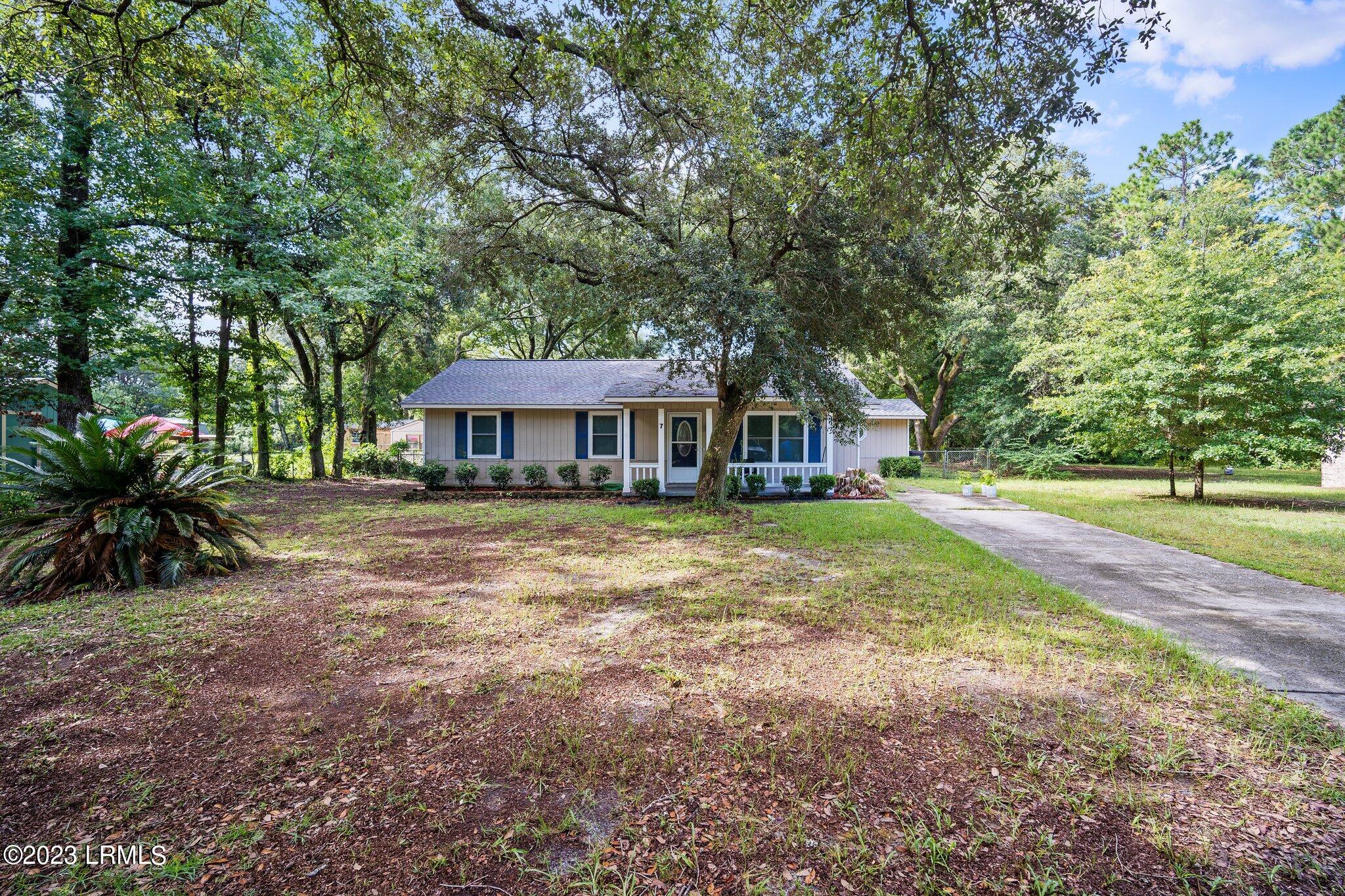 7 Buck Road Beaufort, SC 29907 - Photo 2 of 31 21-web-or-mls-DSC07216