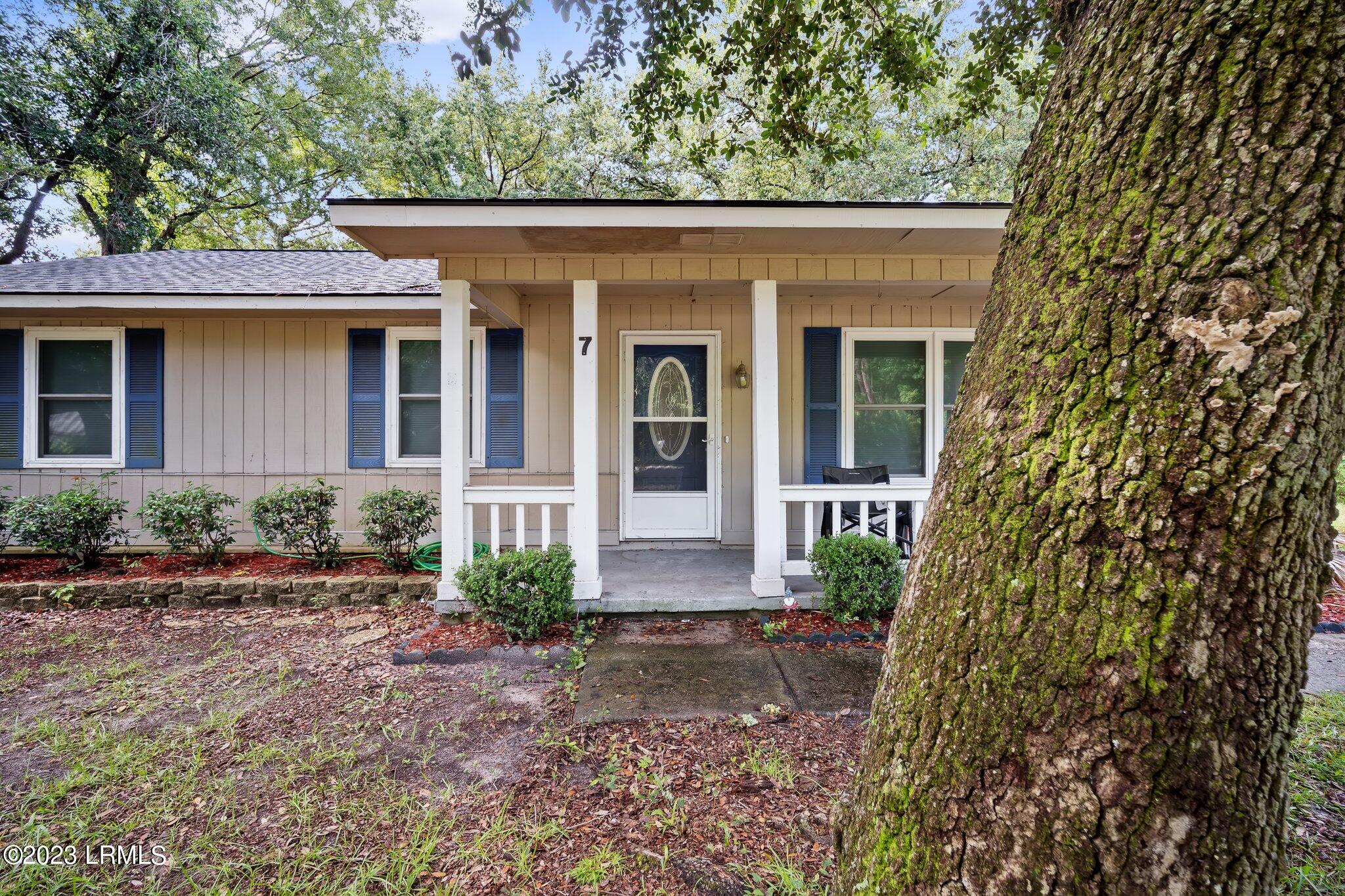 7 Buck Road Beaufort, SC 29907 - Photo 3 of 31 24-web-or-mls-DSC07226