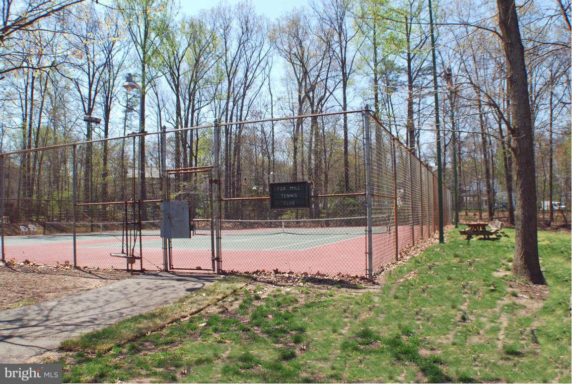 12706 Pinecrest Road Herndon, VA 20171 - Photo 16 of 18 Community