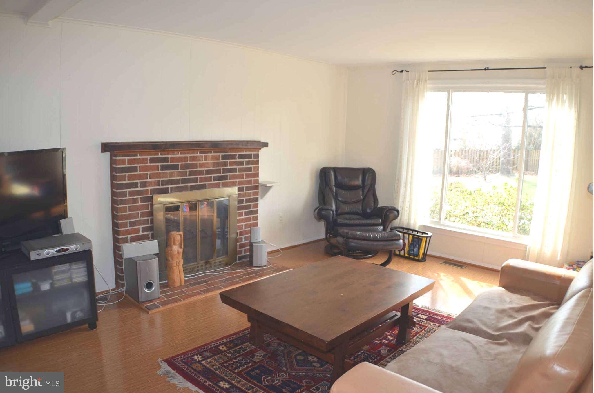 12706 Pinecrest Road Herndon, VA 20171 - Photo 6 of 18 Family Room
