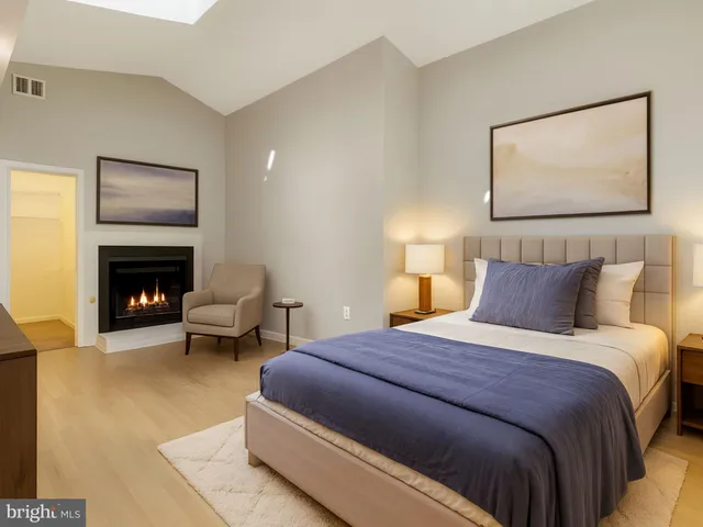 $750,000 | 10412 Pearl Street, Fairfax, VA 22032