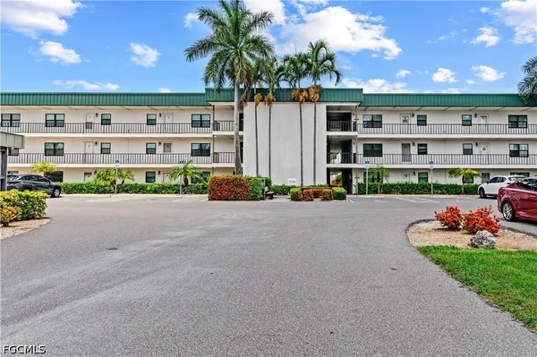 $1,800 | 1747 Pebble Beach Drive, Unit 216, Fort Myers, FL 33907