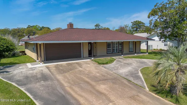 $425,000 | 5809 David Davis Place, Ocean Springs, MS 39564