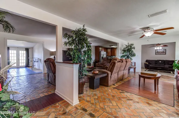 $425,000 | 5809 David Davis Place, Ocean Springs, MS 39564