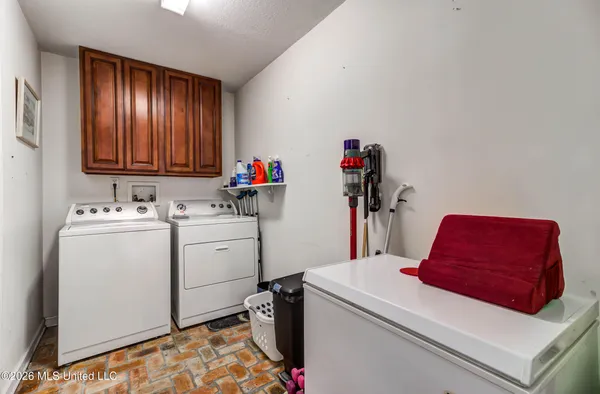 $425,000 | 5809 David Davis Place, Ocean Springs, MS 39564