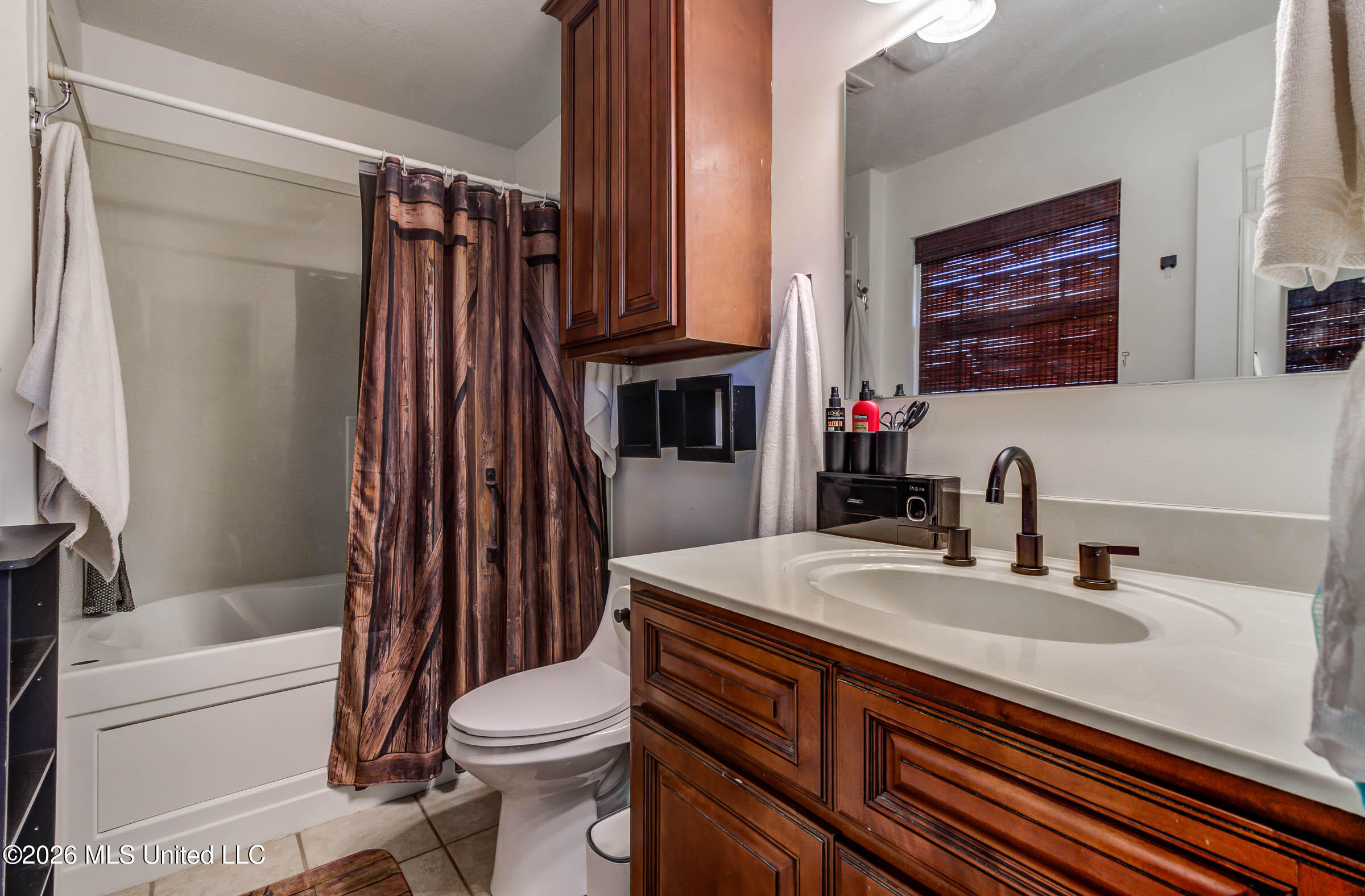 5809 David Davis Place Ocean Springs, MS 39564 - Photo 29 of 33 Master Bath