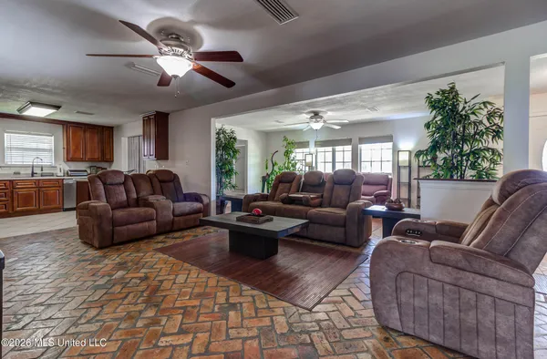 $425,000 | 5809 David Davis Place, Ocean Springs, MS 39564