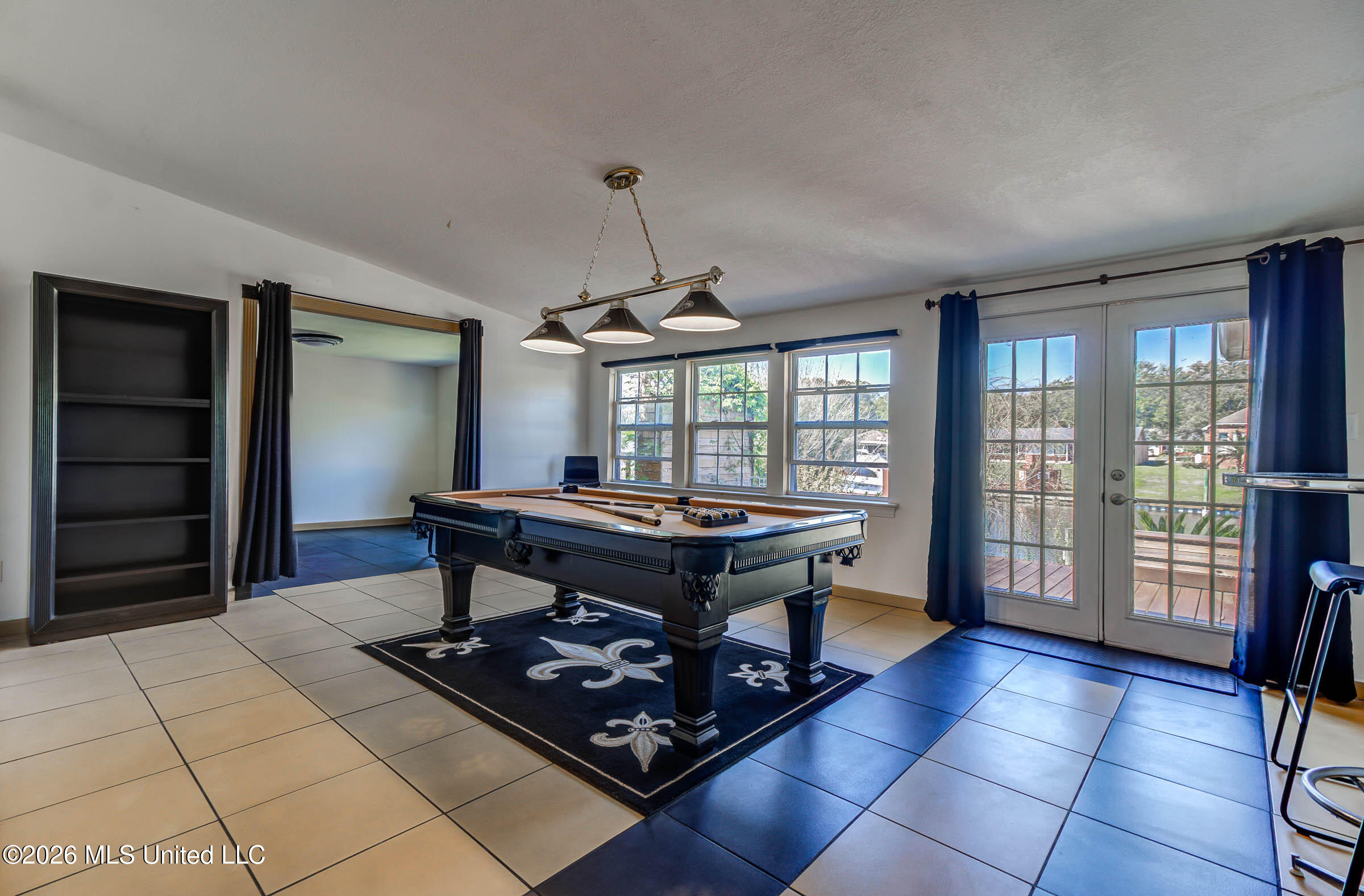 5809 David Davis Place Ocean Springs, MS 39564 - Photo 7 of 33 Sunroom/Recreation Room