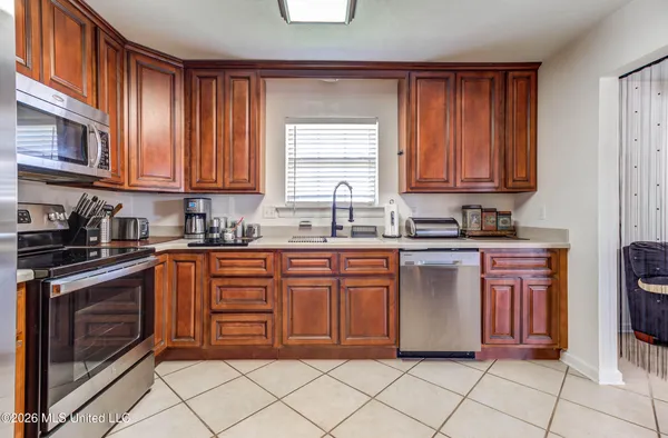 $425,000 | 5809 David Davis Place, Ocean Springs, MS 39564