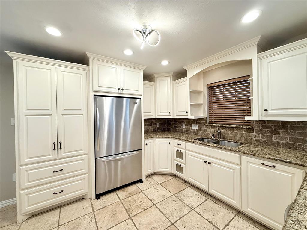 1544 Stainback Road Red Oak, TX 75154 - Photo 11 of 40 stainless steel appliances, refrigerator stays with house