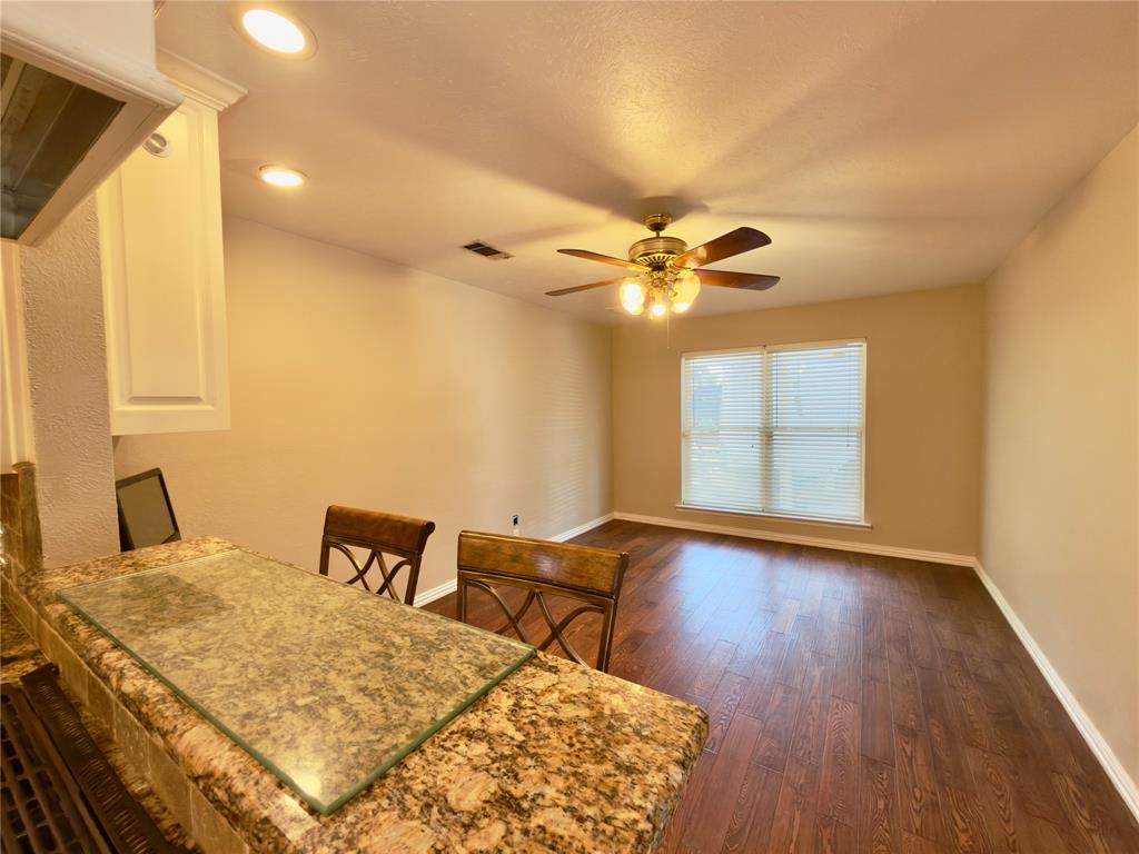 1544 Stainback Road Red Oak, TX 75154 - Photo 15 of 40 gameroom or den off kitchen