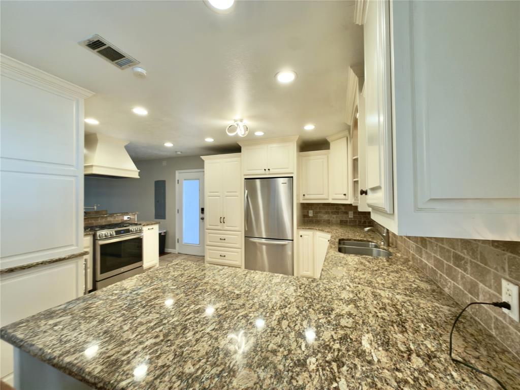1544 Stainback Road Red Oak, TX 75154 - Photo 9 of 40 granite countertops