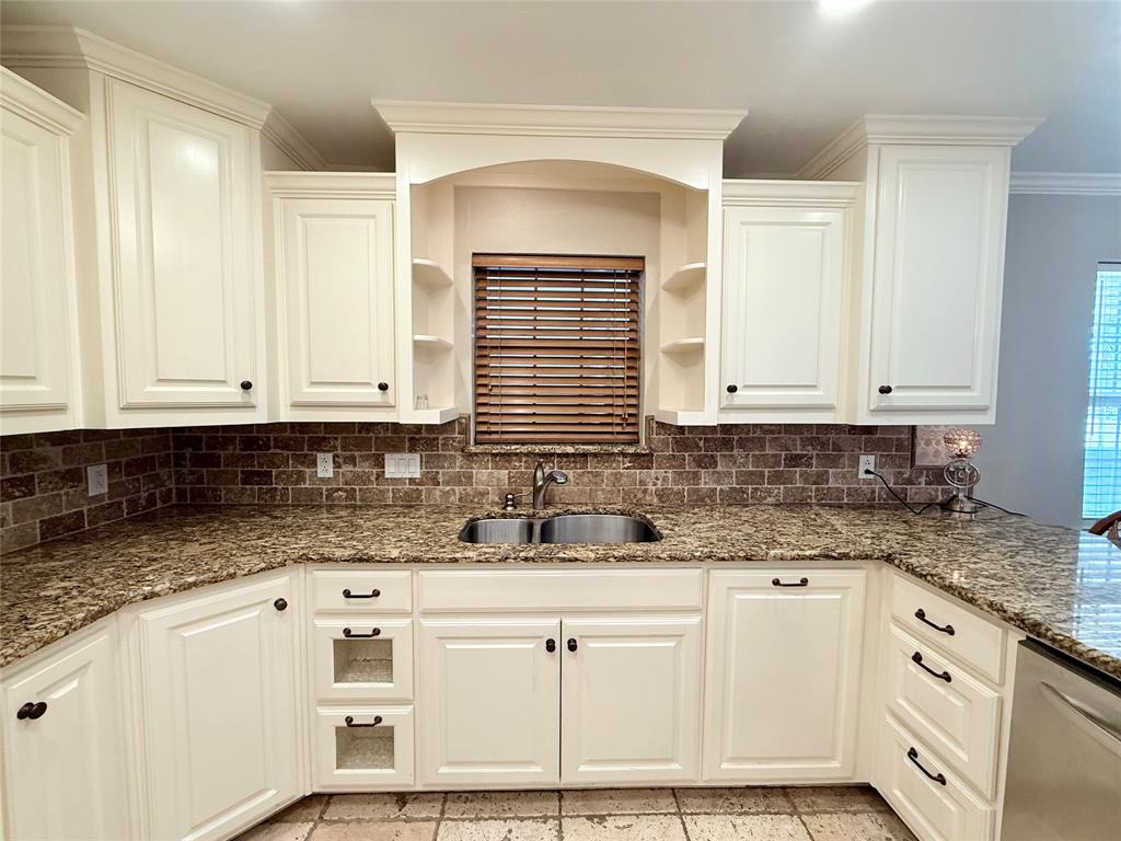 1544 Stainback Road Red Oak, TX 75154 - Photo 10 of 40 granite countertops