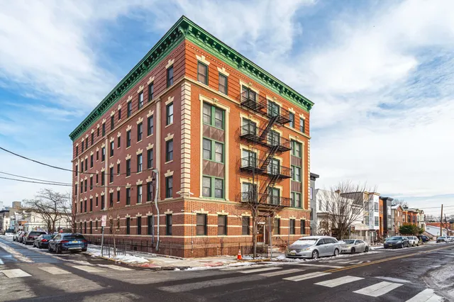 $2,700 | 608 Bramhall Avenue, Unit 1C, Jersey City, NJ 07304