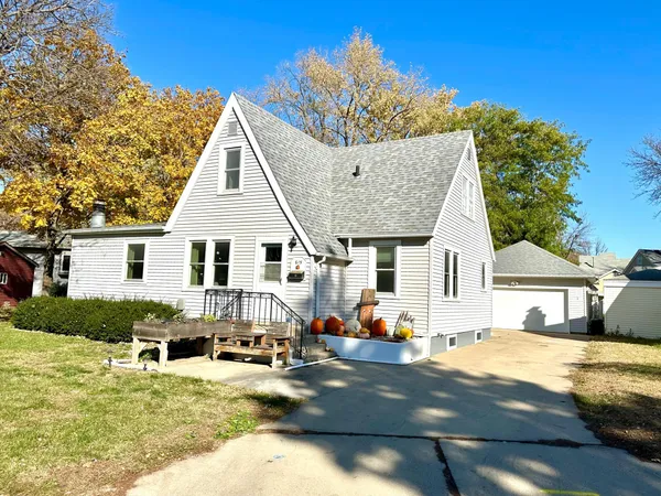 $170,000 | 615 14th Avenue North, Estherville, IA 51334