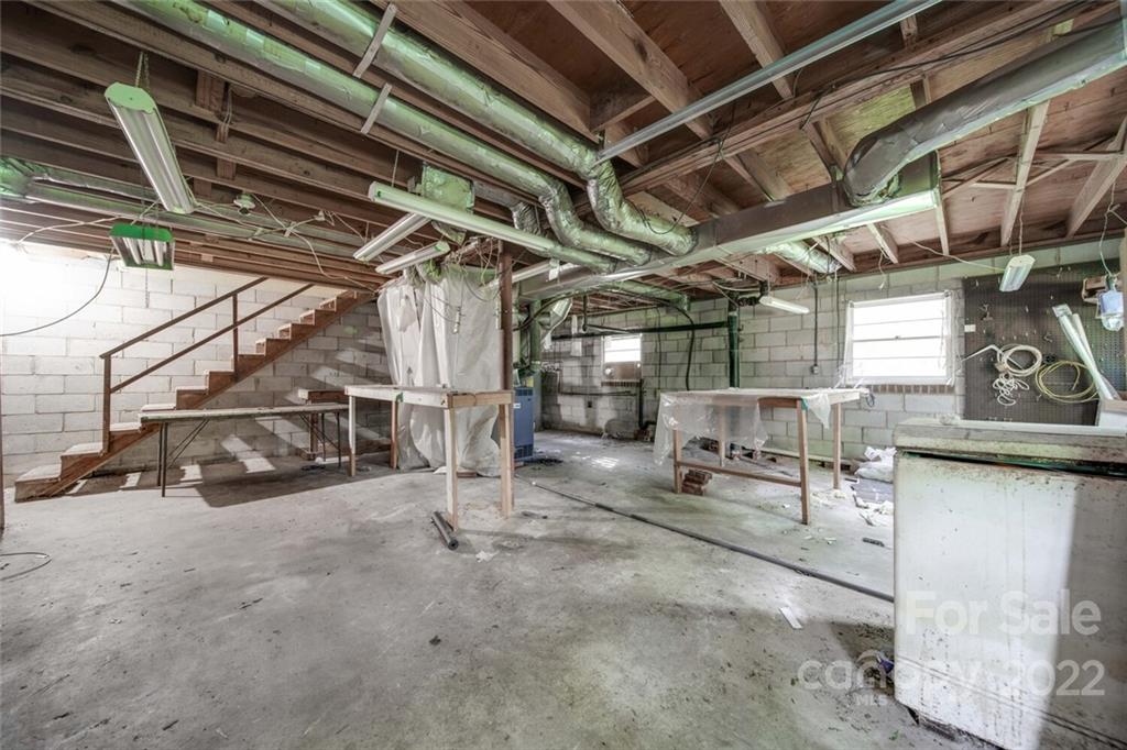 699 Bailey Road Lancaster, SC 29720 - Photo 18 of 43 a view of empty room with wooden ceiling