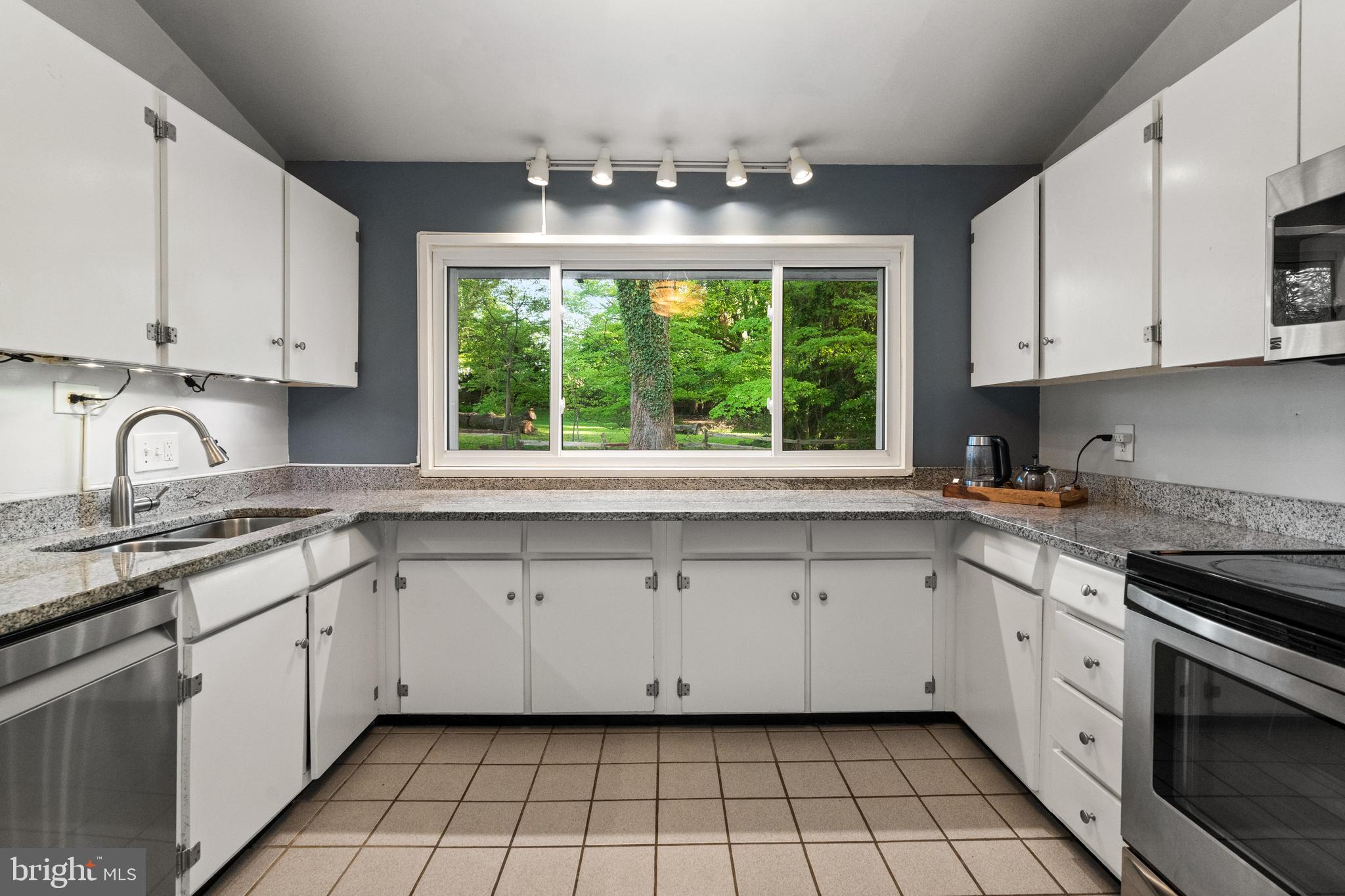 6821 Old Chesterbrook Road McLean, VA 22101 - Photo 13 of 38 Gallery Image 13