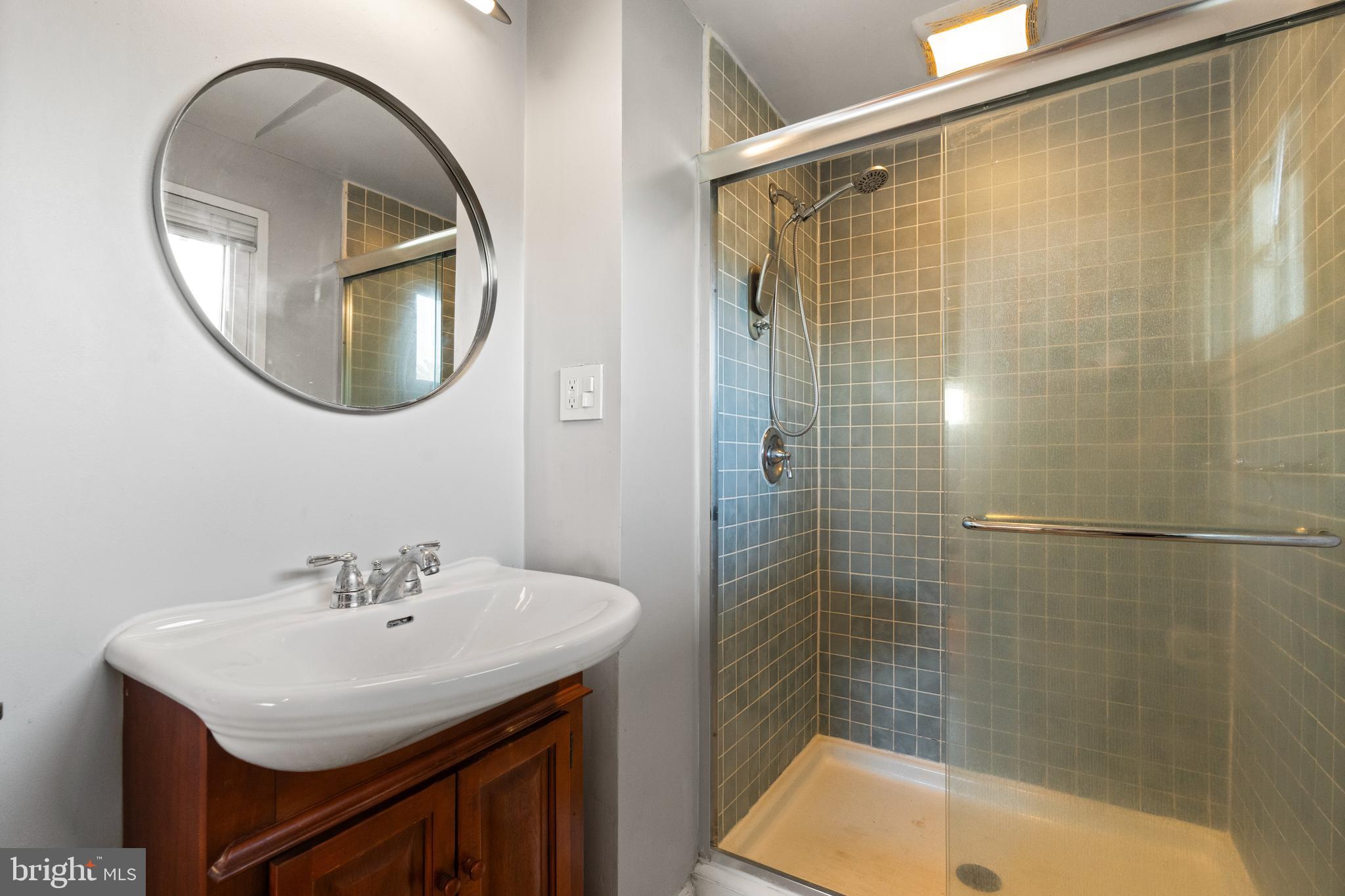 6821 Old Chesterbrook Road McLean, VA 22101 - Photo 18 of 38 Gallery Image 18