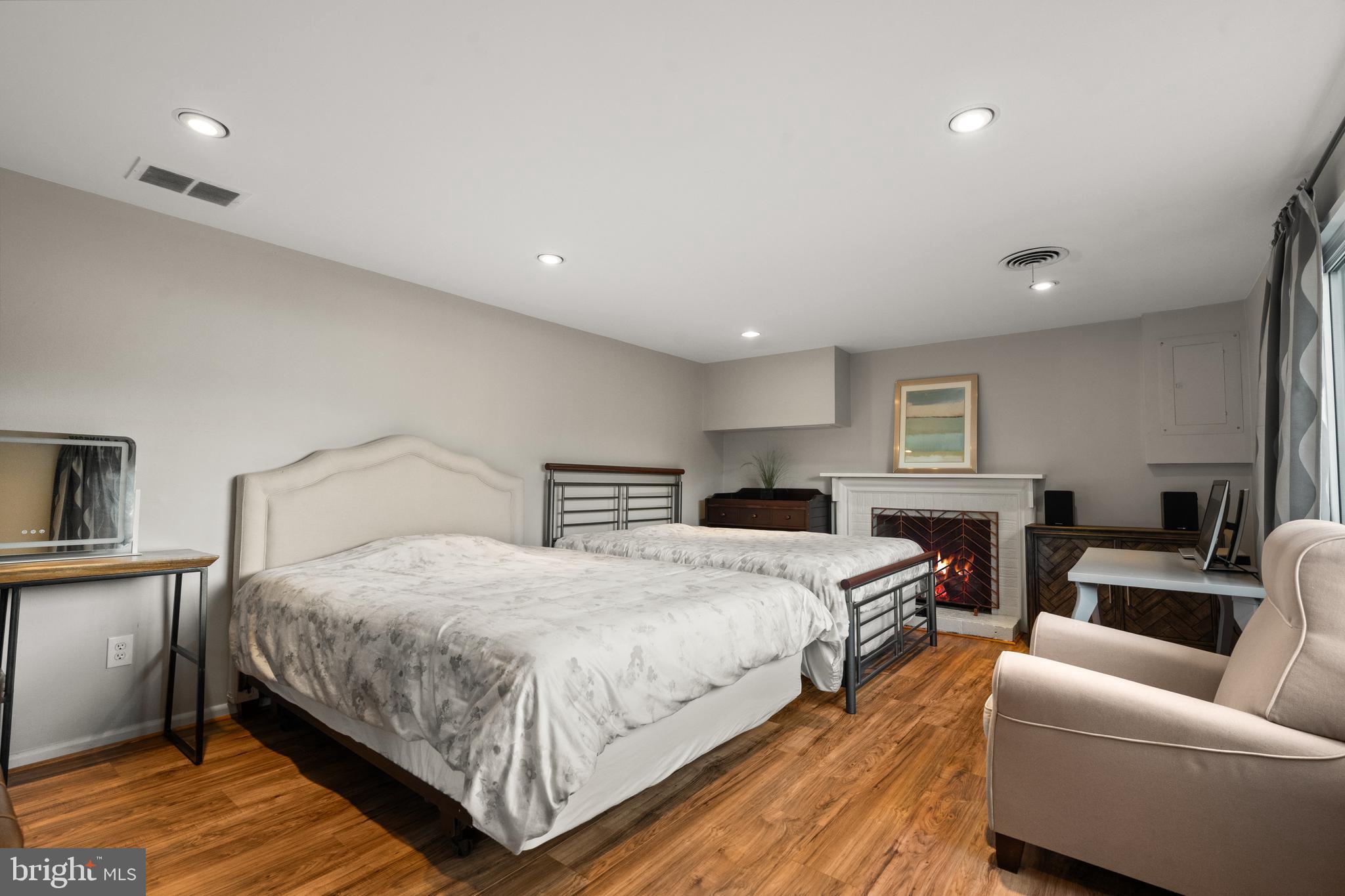 6821 Old Chesterbrook Road McLean, VA 22101 - Photo 22 of 38 Gallery Image 22