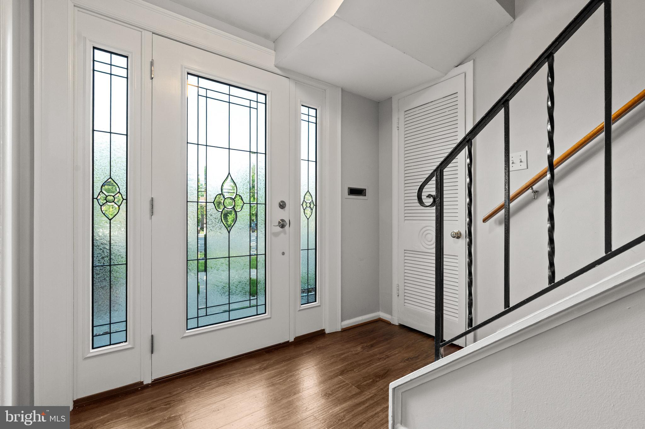 6821 Old Chesterbrook Road McLean, VA 22101 - Photo 3 of 38 Gallery Image 3