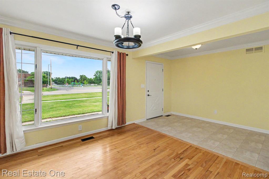 1347 East Square Lake Road Troy, MI 48085 - Photo 4 of 22