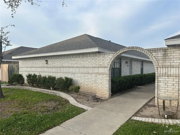 $875 | 1913 Summer Breeze Street, Mission, TX 78572