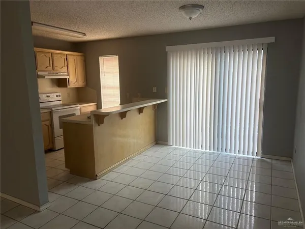 $875 | 1913 Summer Breeze Street, Mission, TX 78572