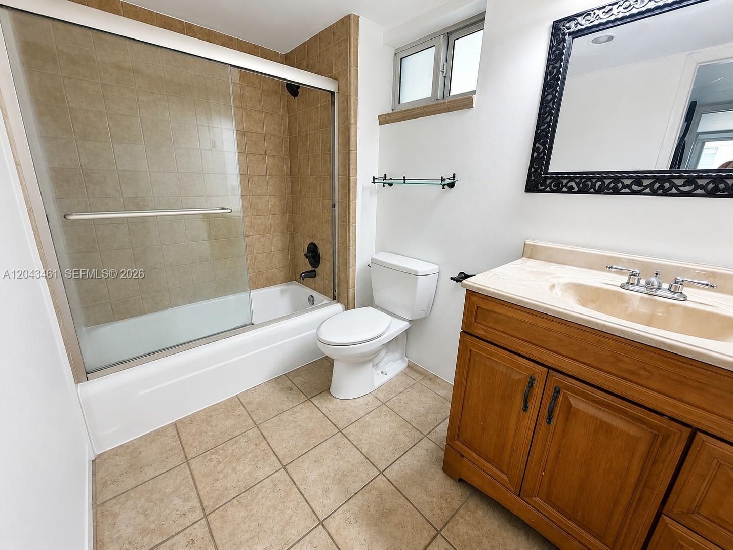 1670 Bay Road, Unit 3D Miami Beach, FL 33139 - Photo 4 of 9