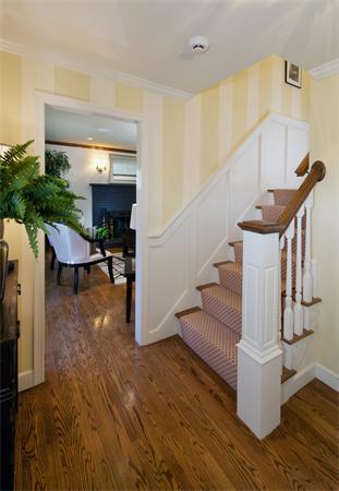 92 Livingston Road Wellesley, MA 02482 - Photo 2 of 19