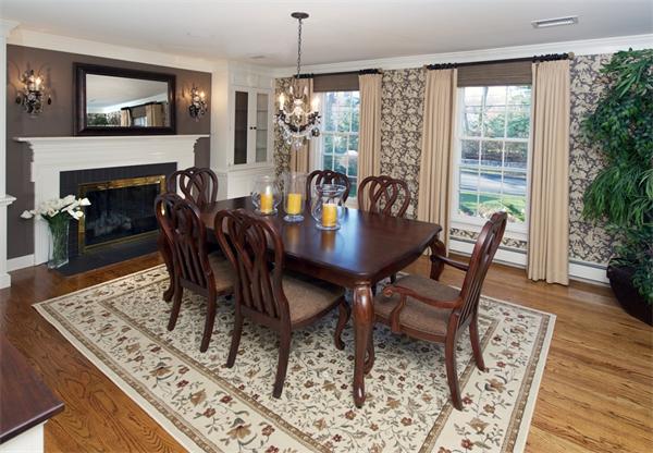 92 Livingston Road Wellesley, MA 02482 - Photo 4 of 19