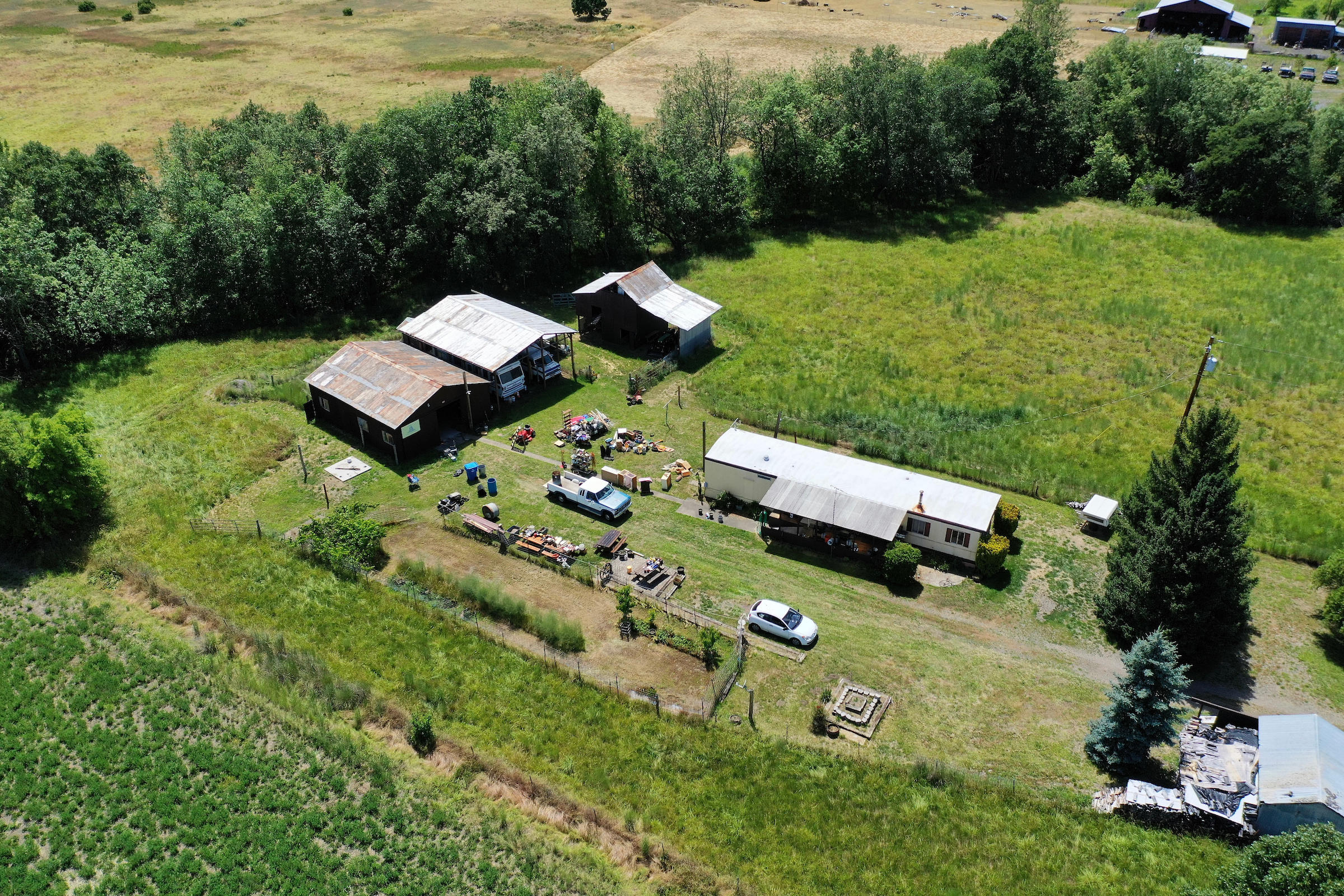 5703 Dodge Road White City, OR 97503 - Photo 4 of 10 5703 04