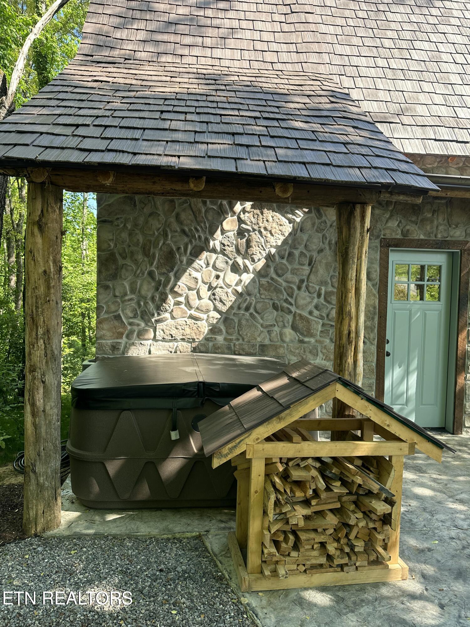 970 Douglas Dam Road Kodak, TN 37764 - Photo 5 of 49 Hot tub