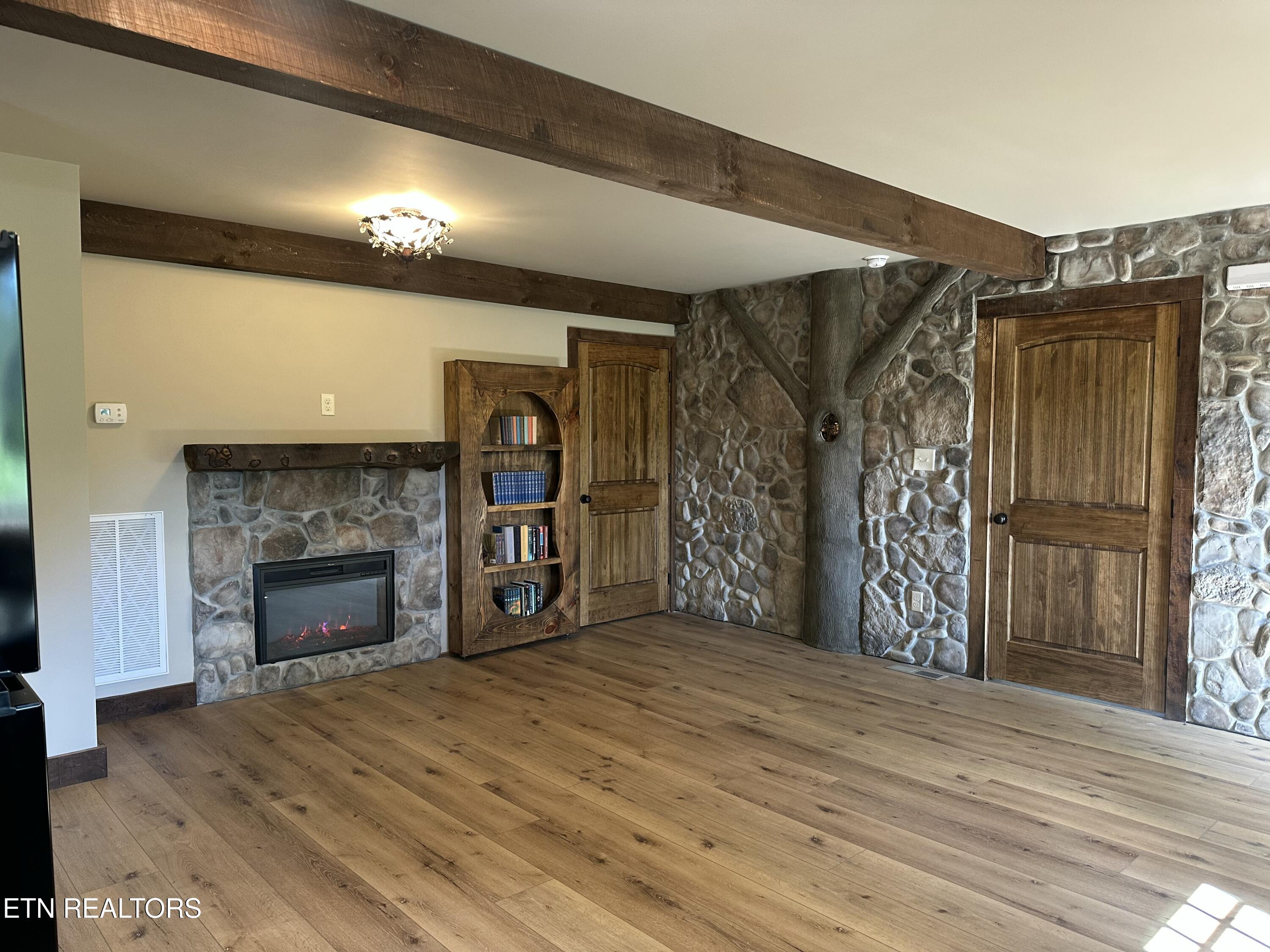 970 Douglas Dam Road Kodak, TN 37764 - Photo 9 of 49 Living area