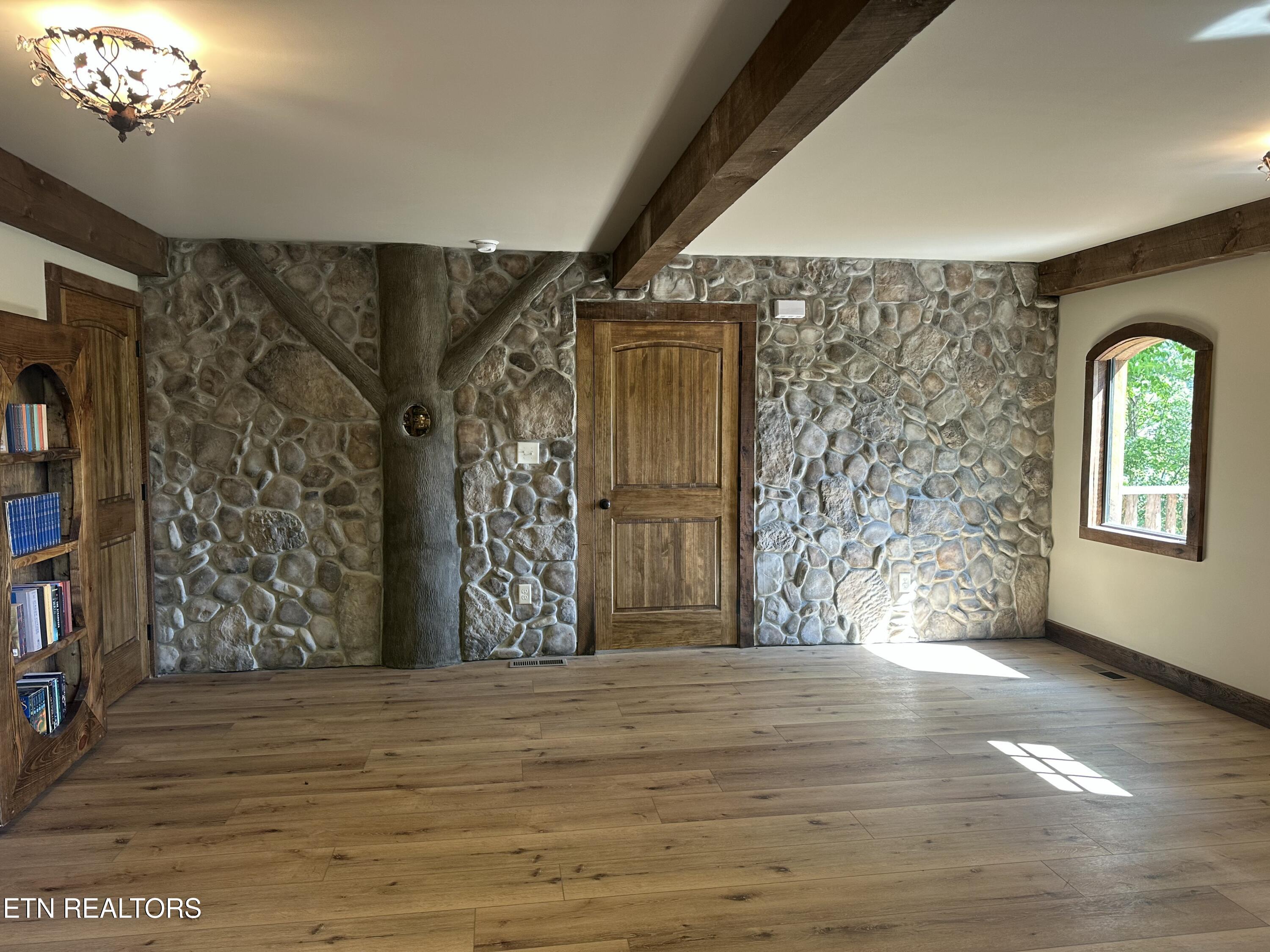 970 Douglas Dam Road Kodak, TN 37764 - Photo 10 of 49 Living/Dining Area