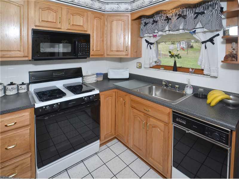 14025 Ridge Road North Huntingdon, PA 15642 - Photo 8 of 20 Kitchen.