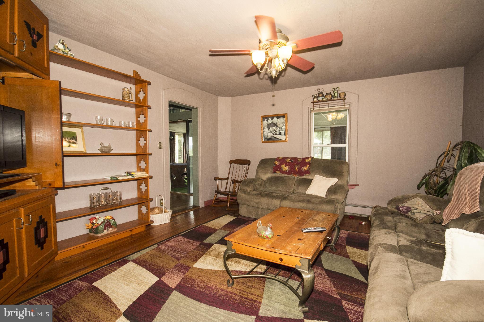 2500 Uniontown Road Westminster, MD 21158 - Photo 8 of 26 Family Room