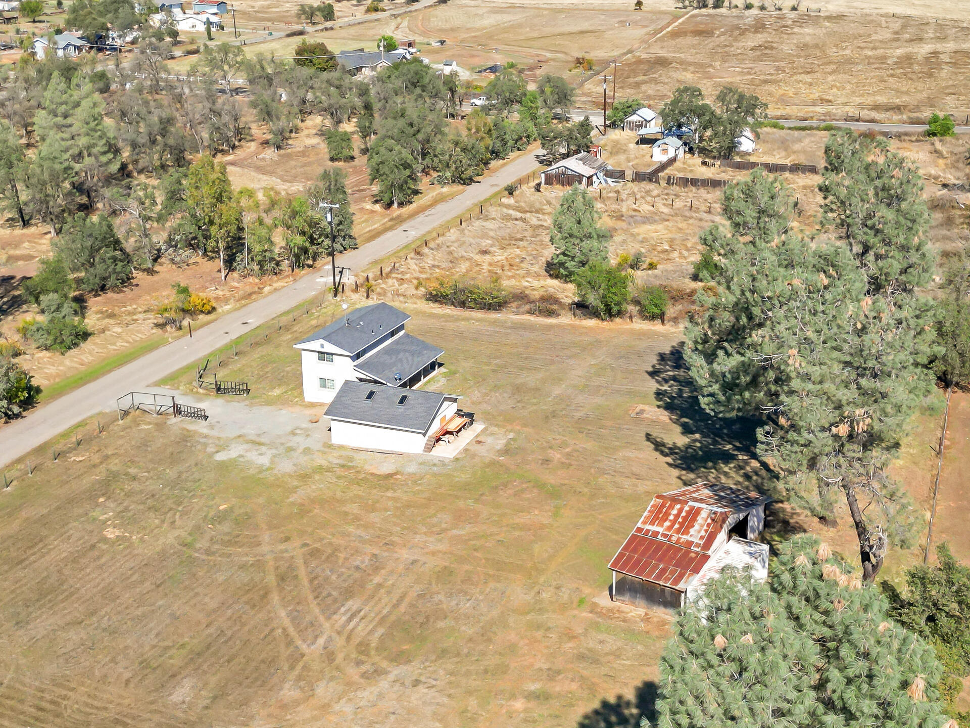 15557 Cloverdale Road Anderson, CA 96007 - Photo 9 of 37 15557CloverdaleRoad-35