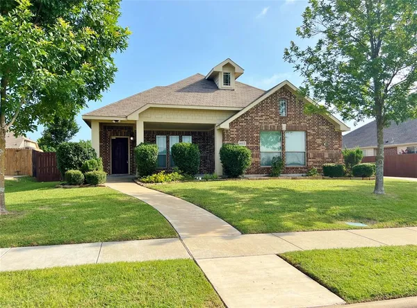 $2,650 | 6613 Meadow Glen Drive, Midlothian, TX 76065