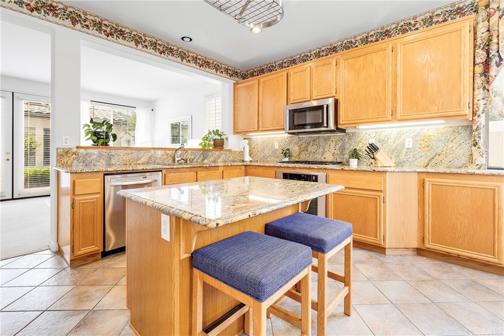 10381 Prather Lane Tustin, CA 92782 - Photo 11 of 42